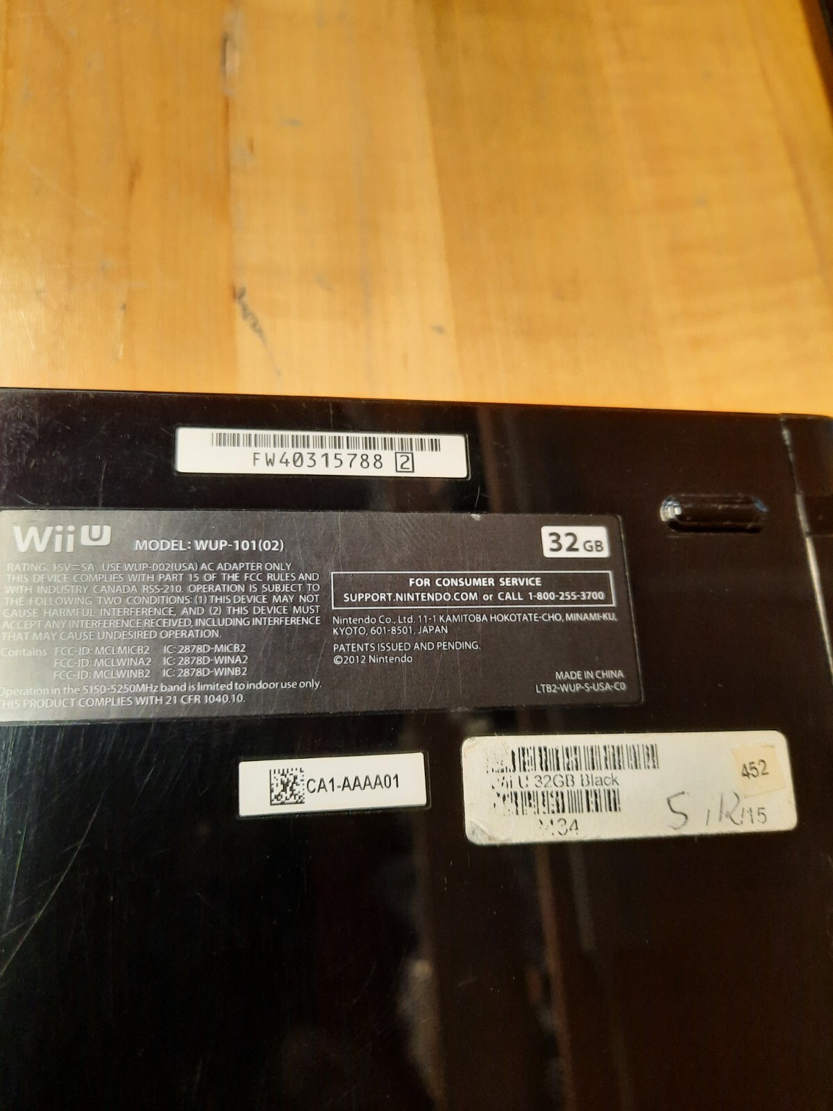 Nintendo Wii 32GB Black WUP-101(02) TESTED. SCRATCHES. NO GAMEPAD OR ACCESSORIES