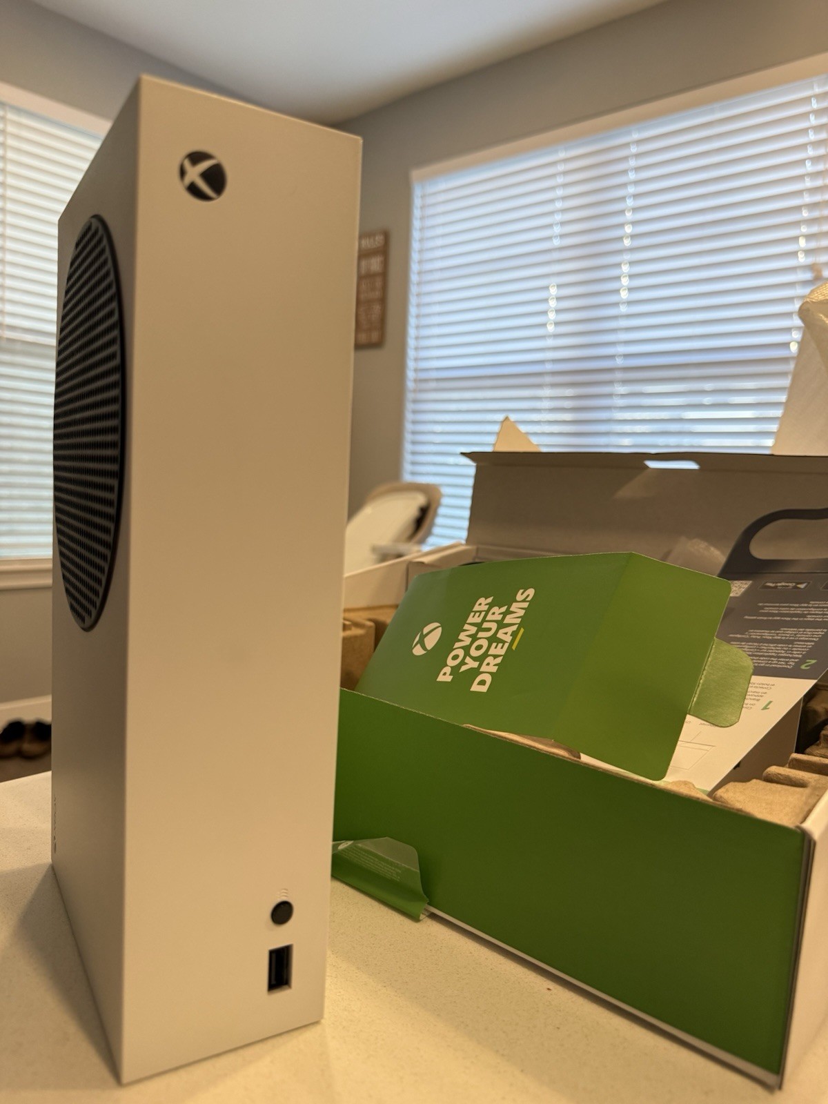 Microsoft Xbox Series S 512GB Home Console 120 FPS Disc-Free Gaming HDR VRR