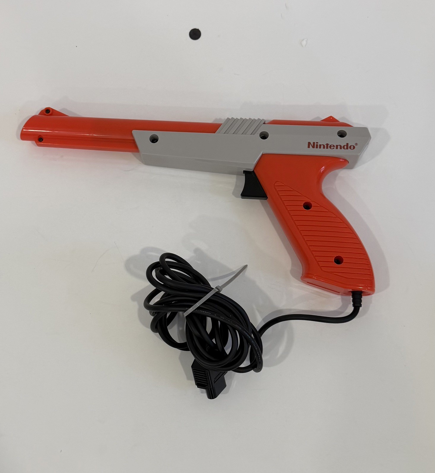 Nintendo NES Action Set CIB Tested Mario Duck Hunt Zapper Mattel Canada
