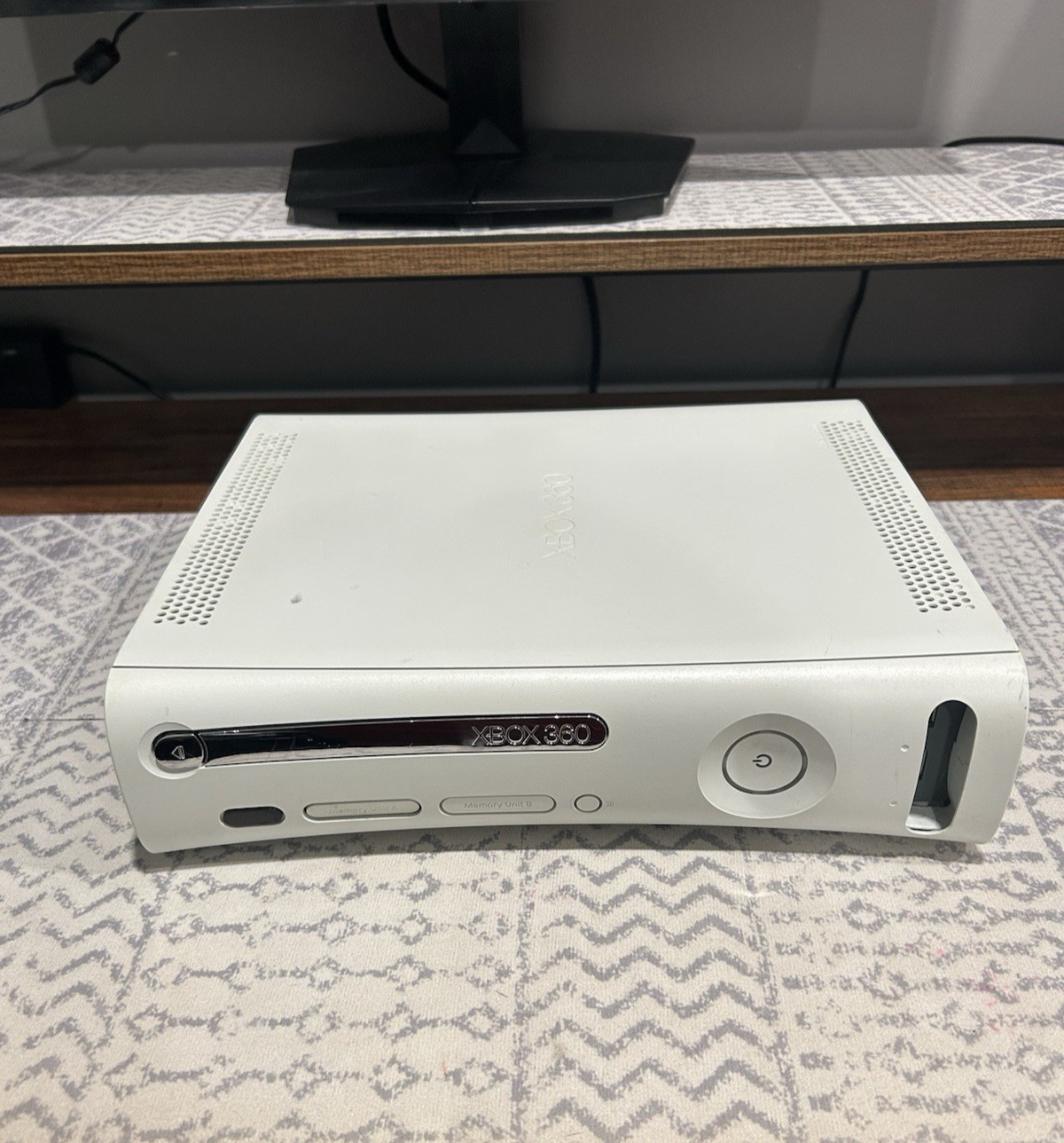 Microsoft Xbox 360 Pro 20GB Console – Matte White