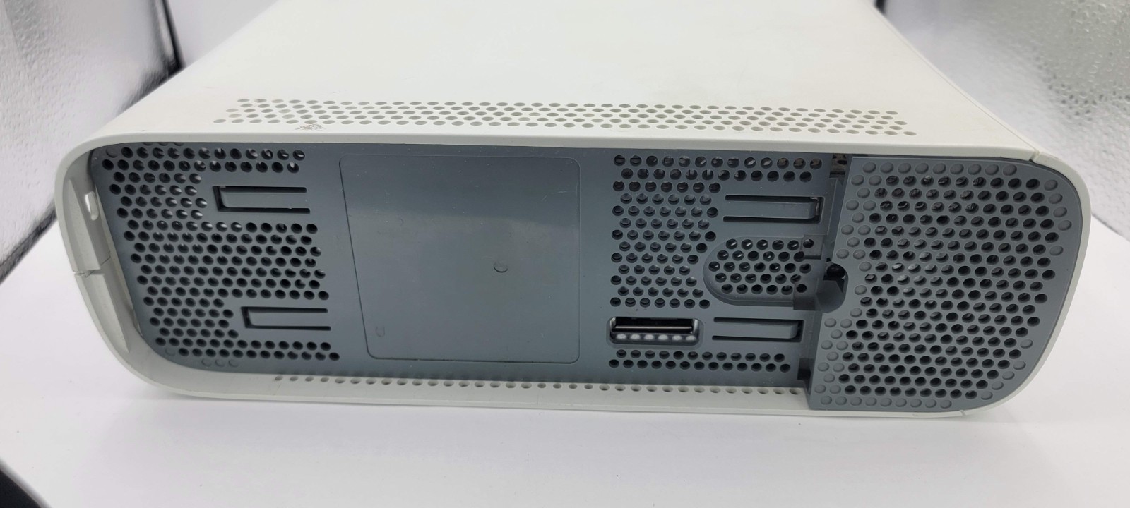 Microsoft XBOX 360 – CONSOLE ONLY Phat Falcon 2011 HDMI White – Tested/Working