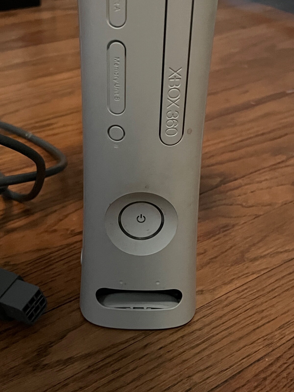 Microsoft Xbox 360 Pro Launch Edition 60GB White Console (B4J-00179) READ