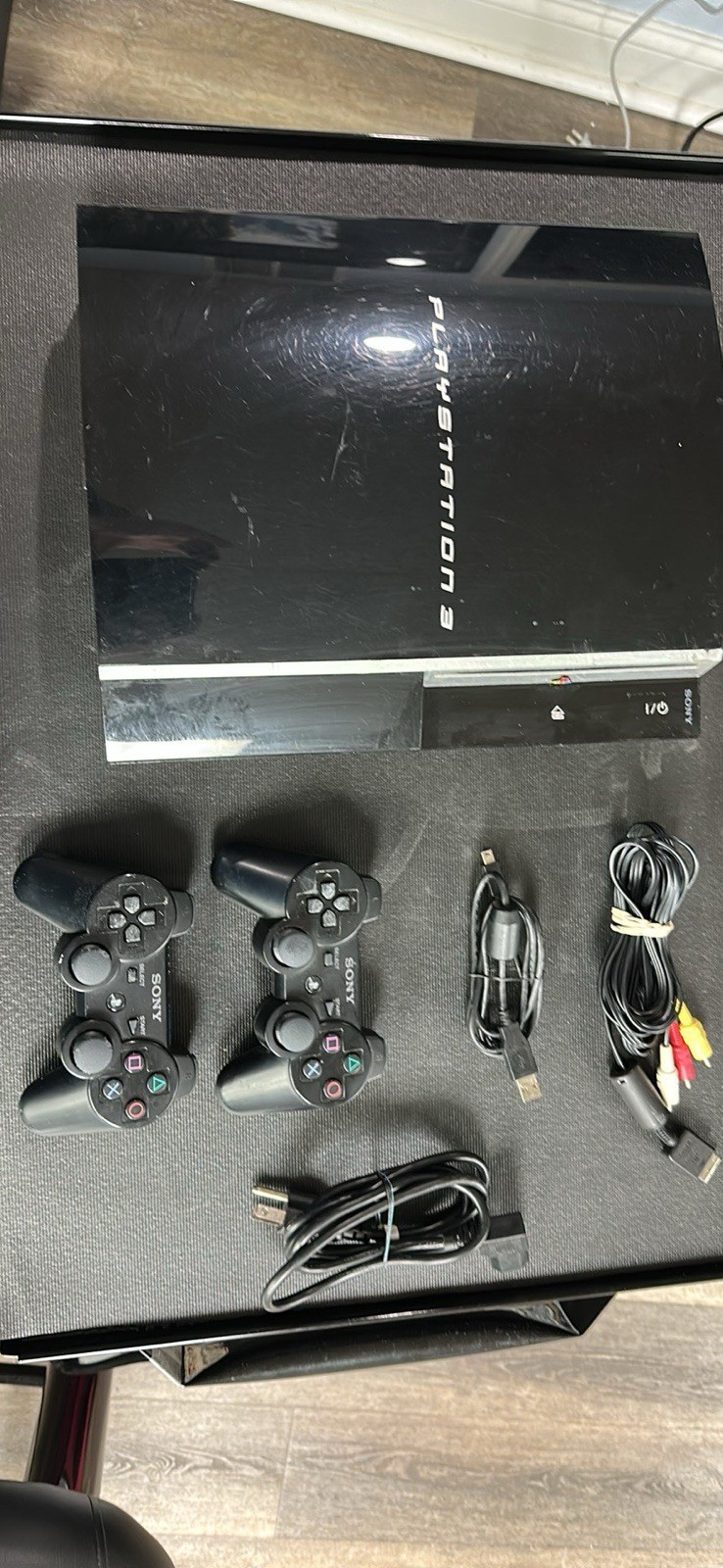 Sony PlayStation 3 Launch Edition 160 GB Console – Piano Black Read