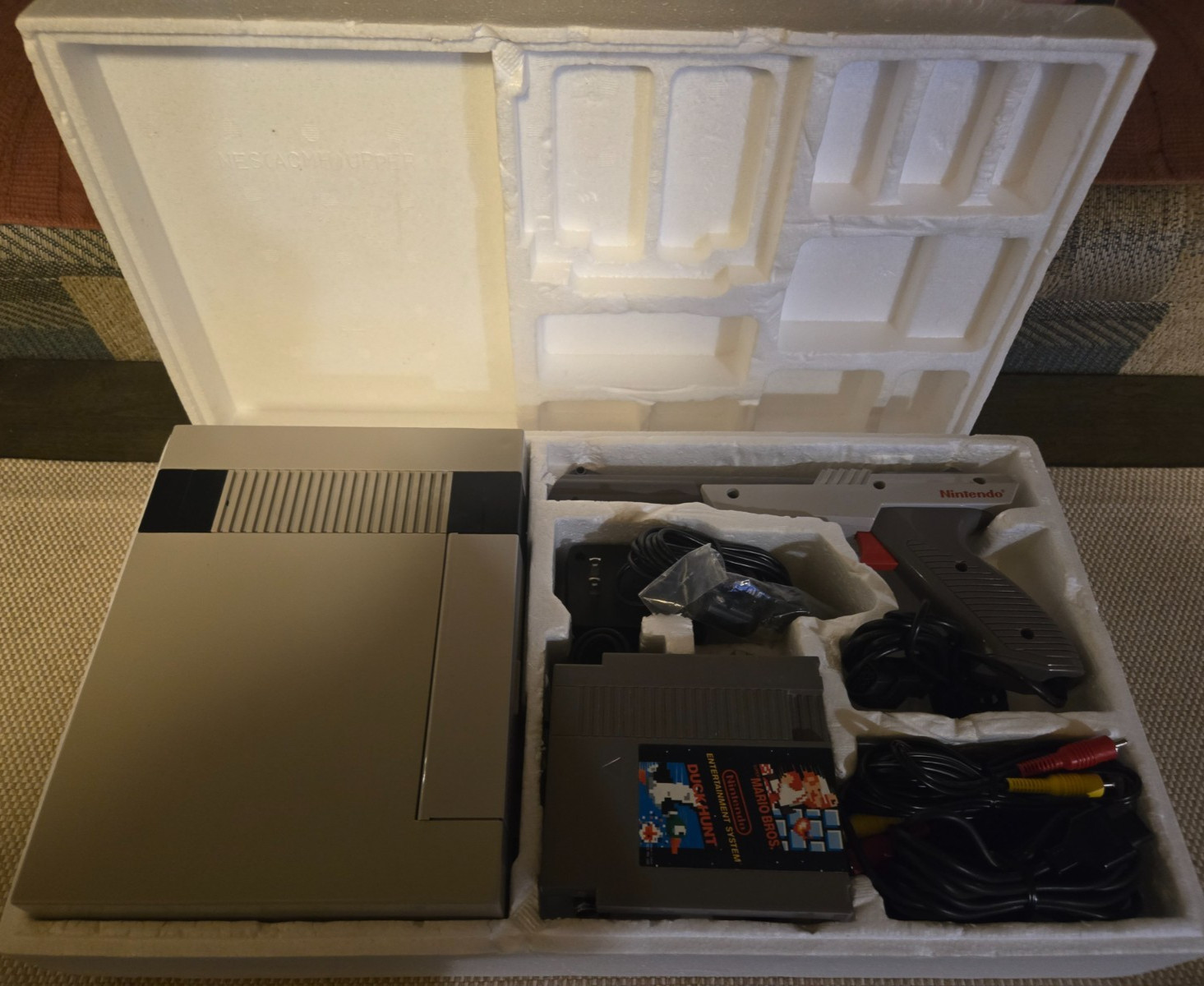 Vintage Nintendo NES Action Set Home Console, Complete In Box + Mario /Duck Hunt