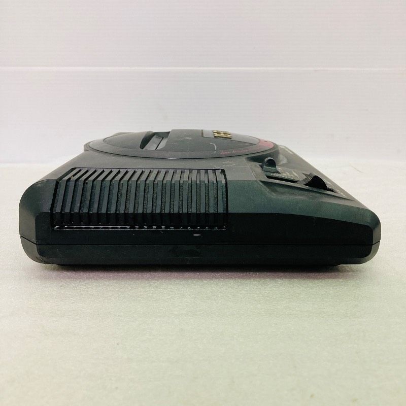 SEGA Mega Drive Console HAA-2510 Genesis MD ONLY Console JUNK For parts