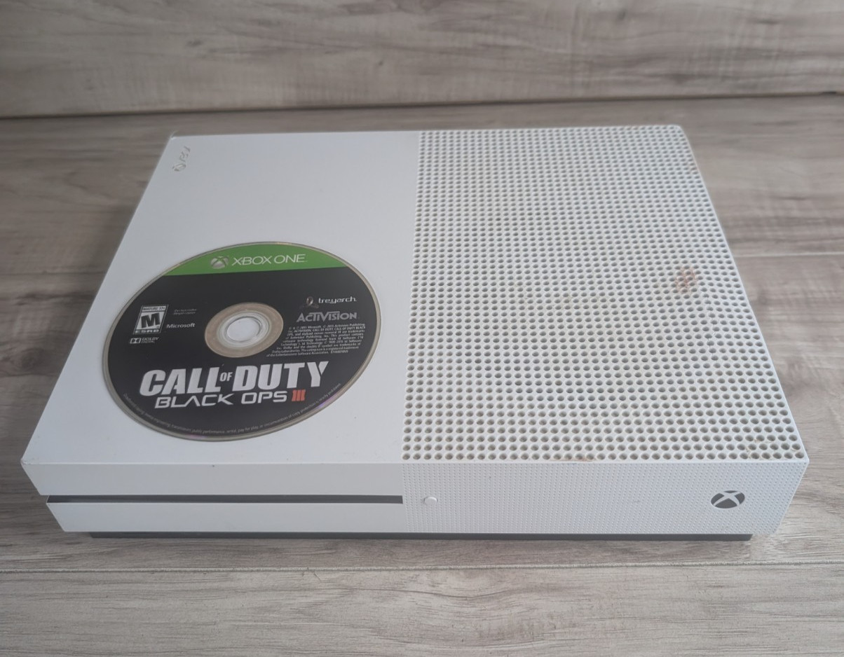 Microsoft 1 TB White XBOX One S, Model 1681 Gaming Console ( READ )