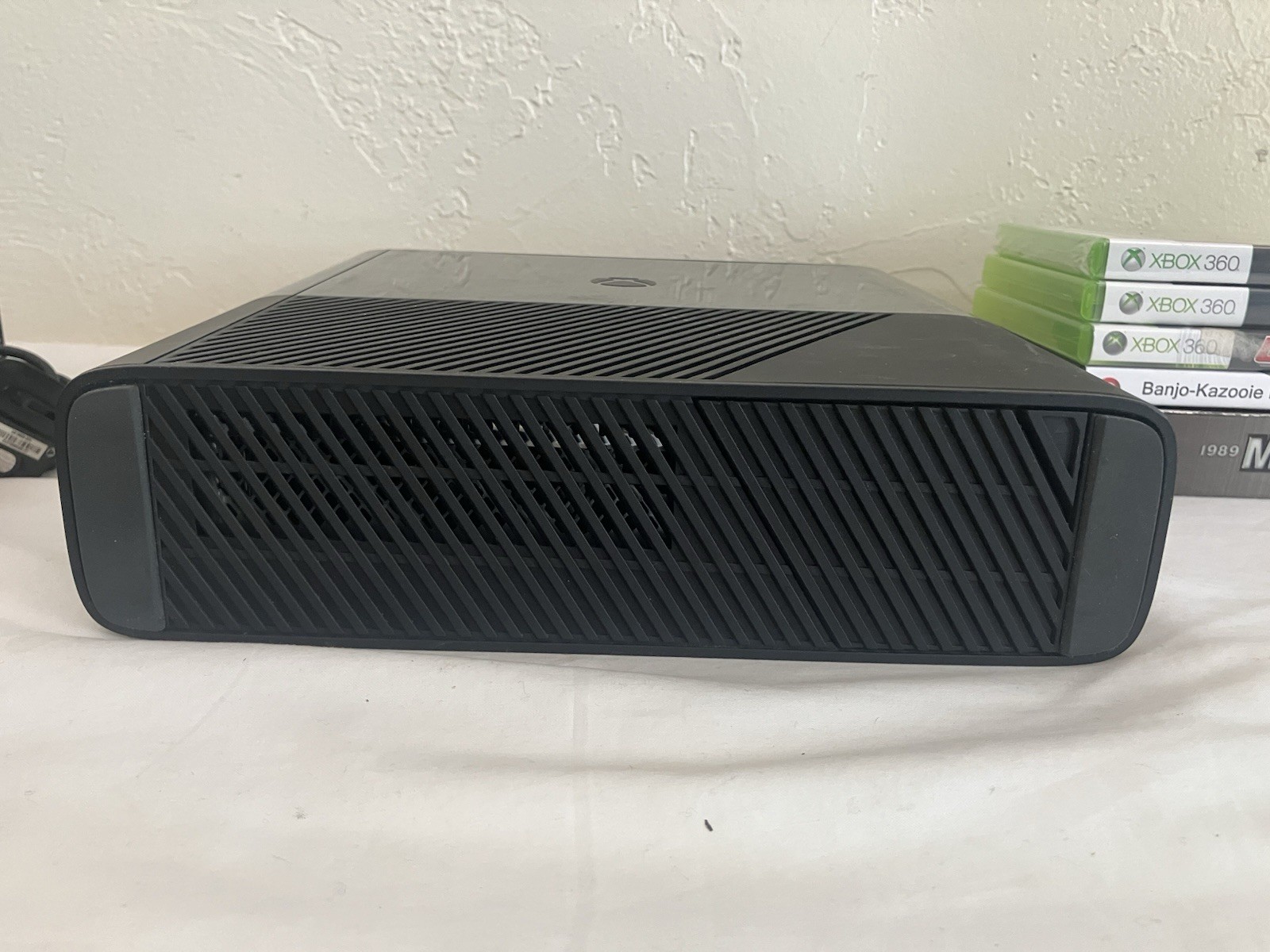 Microsoft Xbox 360 E 250GB Console #1538 W/ 5 Games, Controller, HDMI, Minecraft