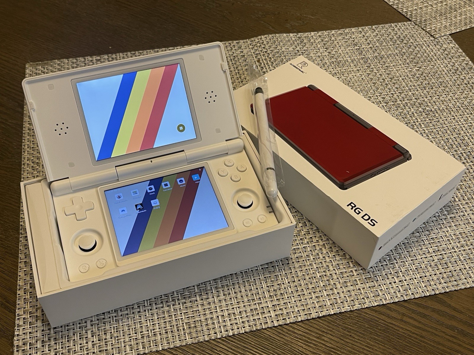 Anbernic RG DS Polar White Handheld Game Console 64GB SD Card, GAMES LOADED