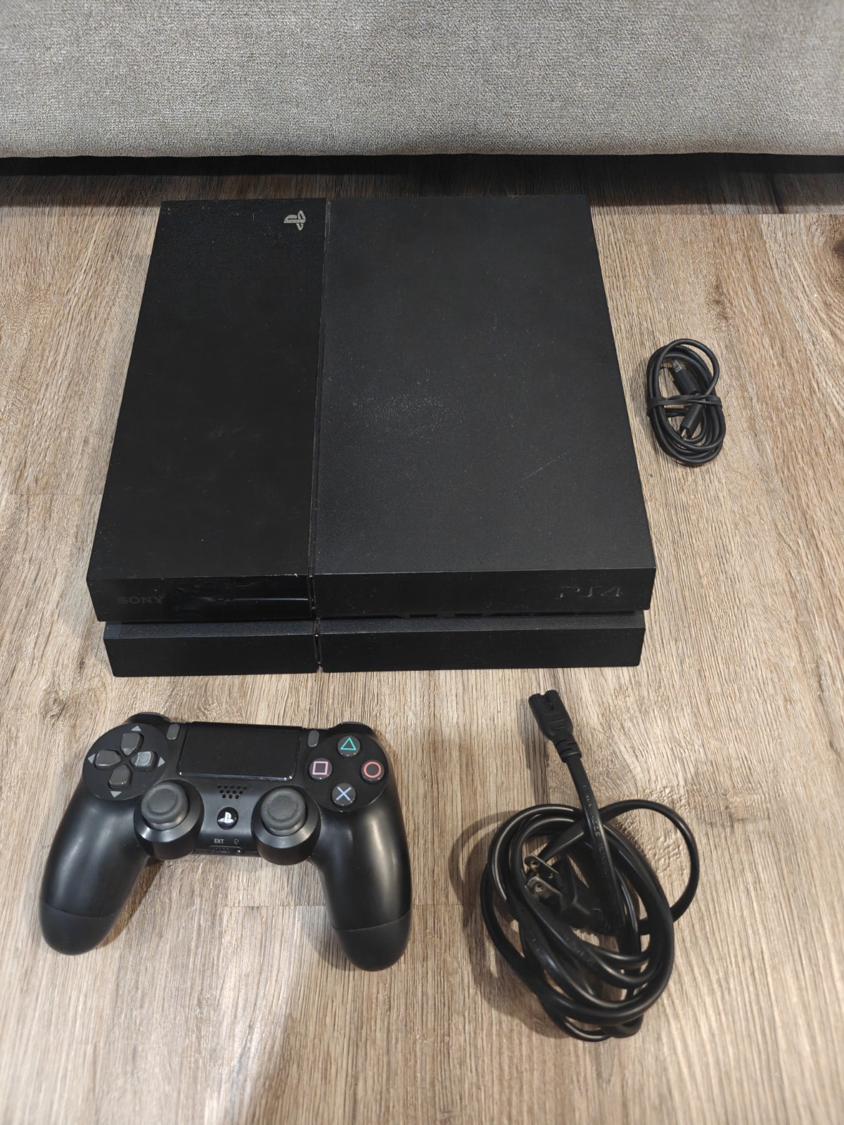 Sony PlayStation 4 500GB Game Console CUH-1215A Black W/ Controller Tested