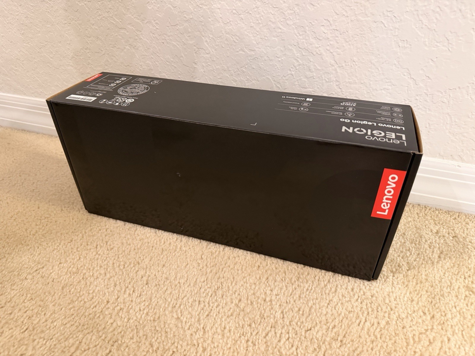 Lenovo Legion Go AMD Ryzen Z1 Extreme 16GB / 2TB w/ Case/Charger/Box – MINT