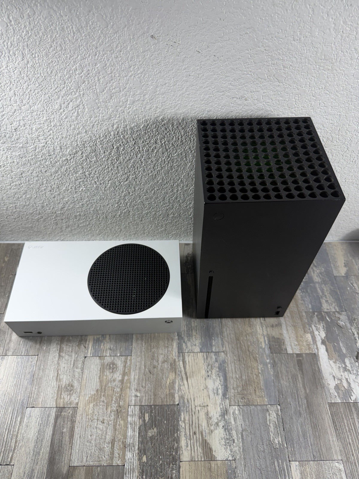 Microsoft Xbox Series X & S Video Game Consoles – For PARTS OR REPAIR