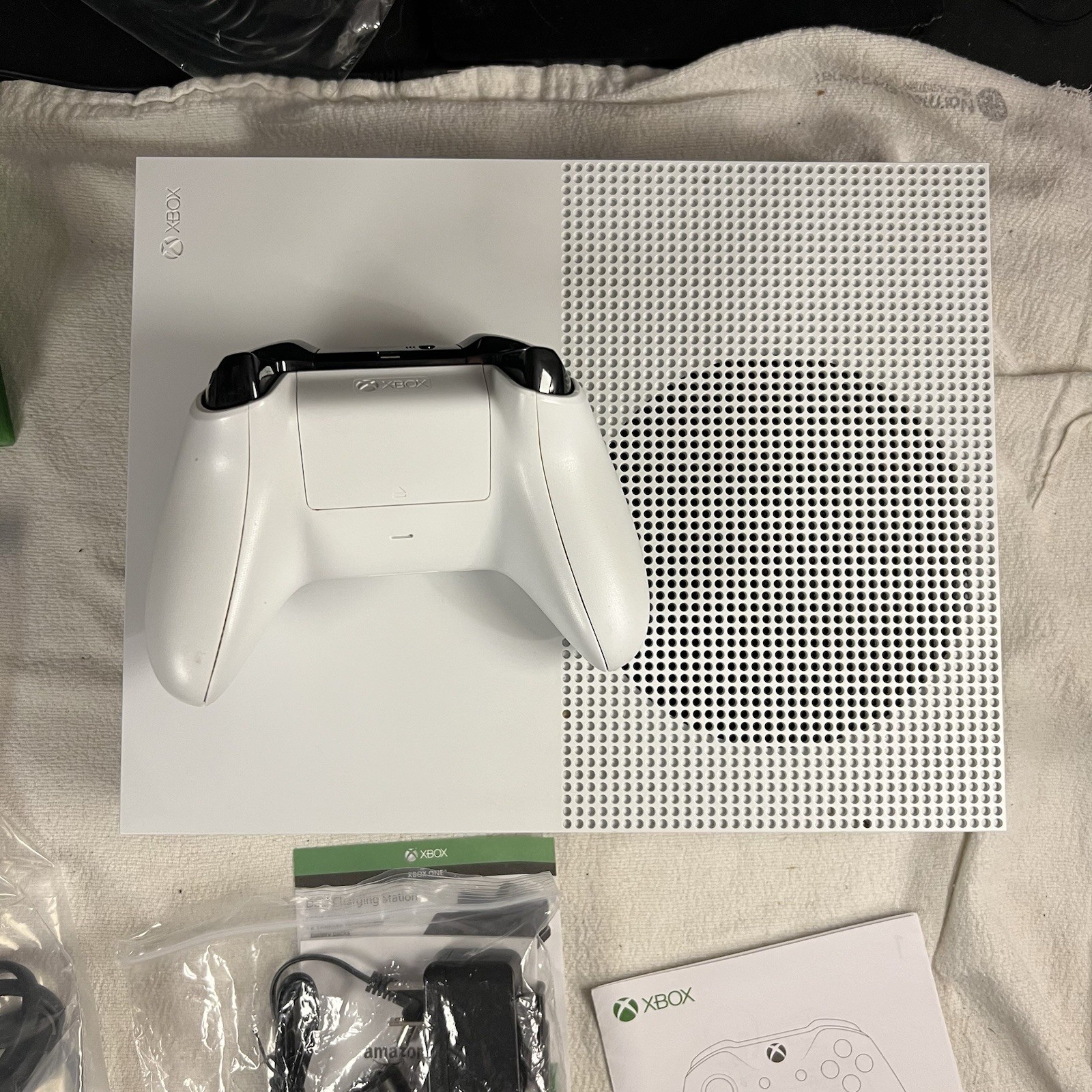 Microsoft Xbox One S White Console Bundle 5 Games