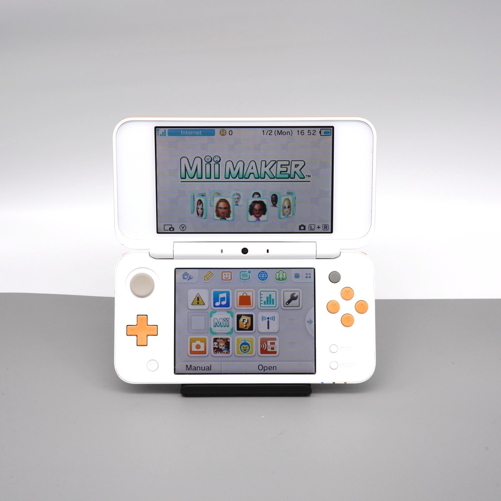 Nintendo «New» 2DS XL Console White & Orange w/ extras (USA)