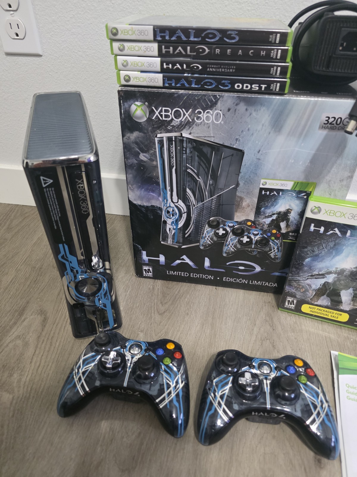 Xbox 360 Halo 4 Limited Edition Console Bundle 320GB Tested Working CIB + 2…