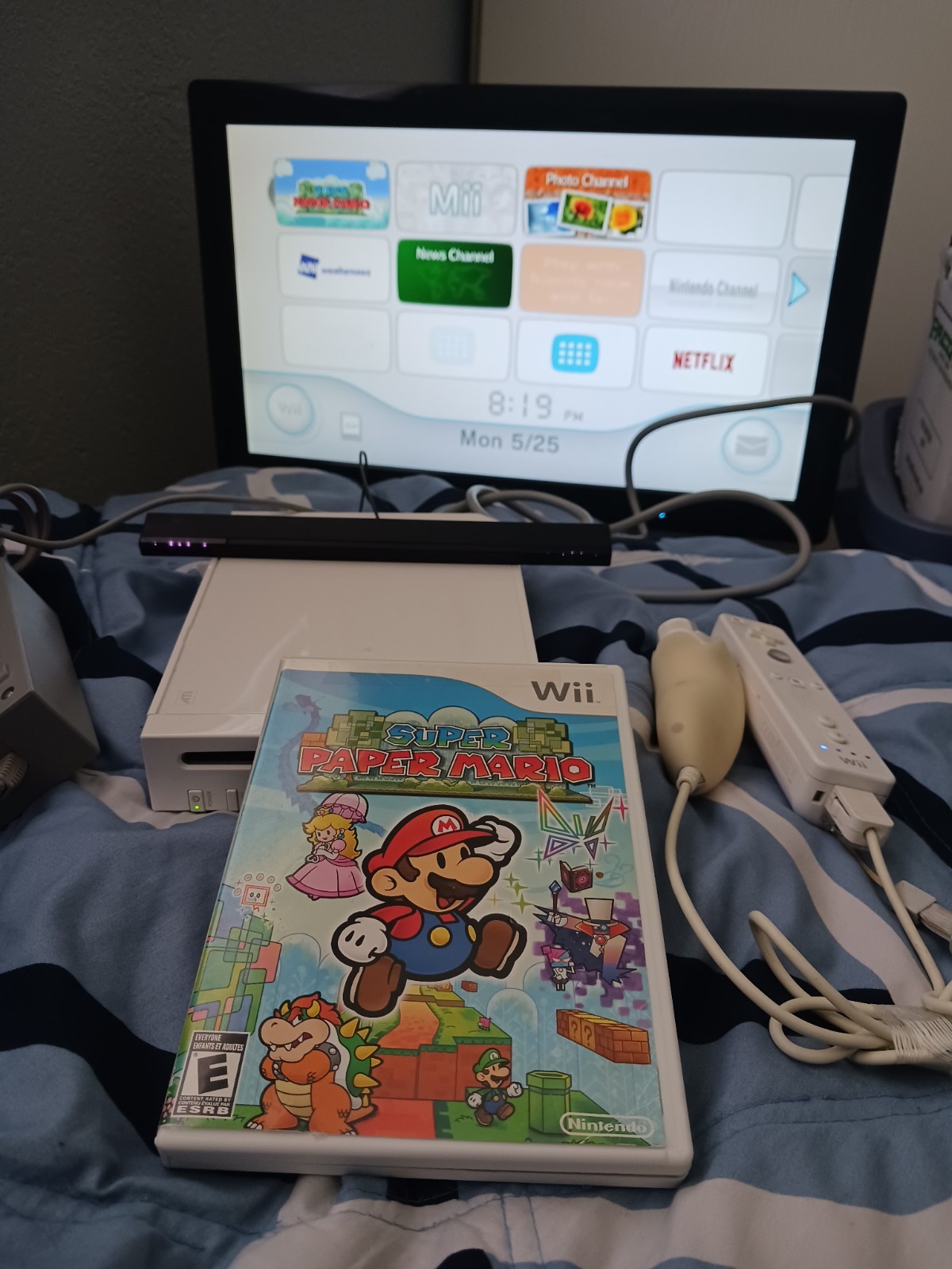 Nintendo Wii Console Bundle (RVL-001) Super Paper Mario GameCube Compatible