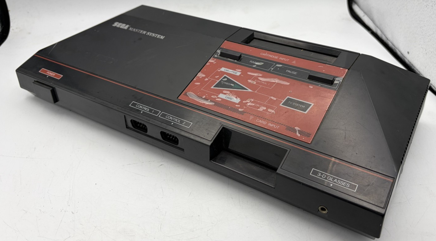Sega Master System M4J MK-2000 computer game console only
