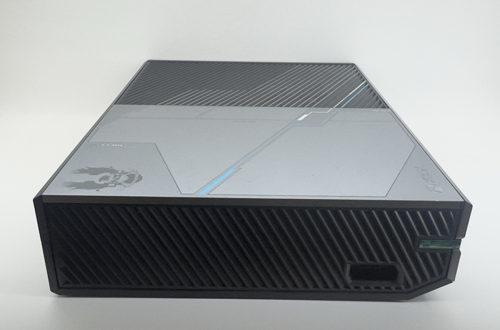Xbox One 1TB Halo 5 Guardians Limited Edition Console + Original Controller