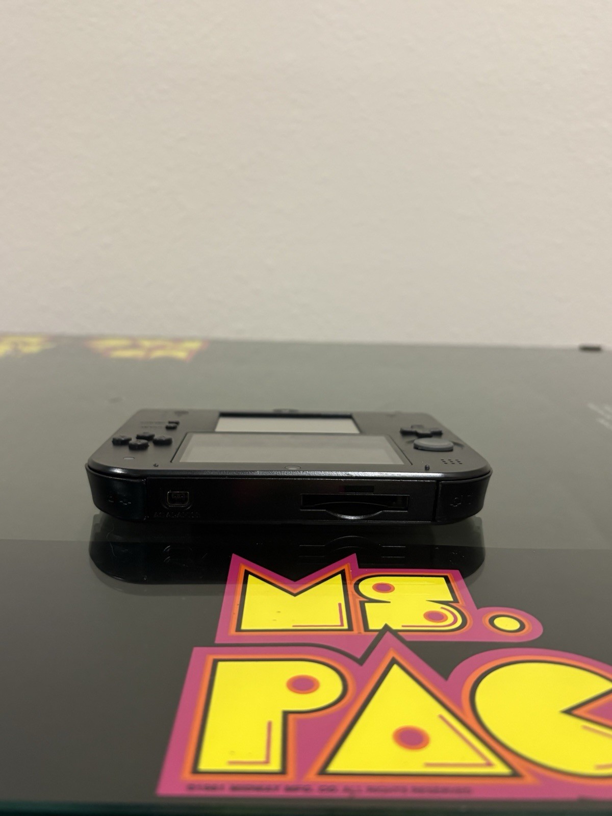 Nintendo 2DS Black & Red – Custom w/ Case *TESTED*
