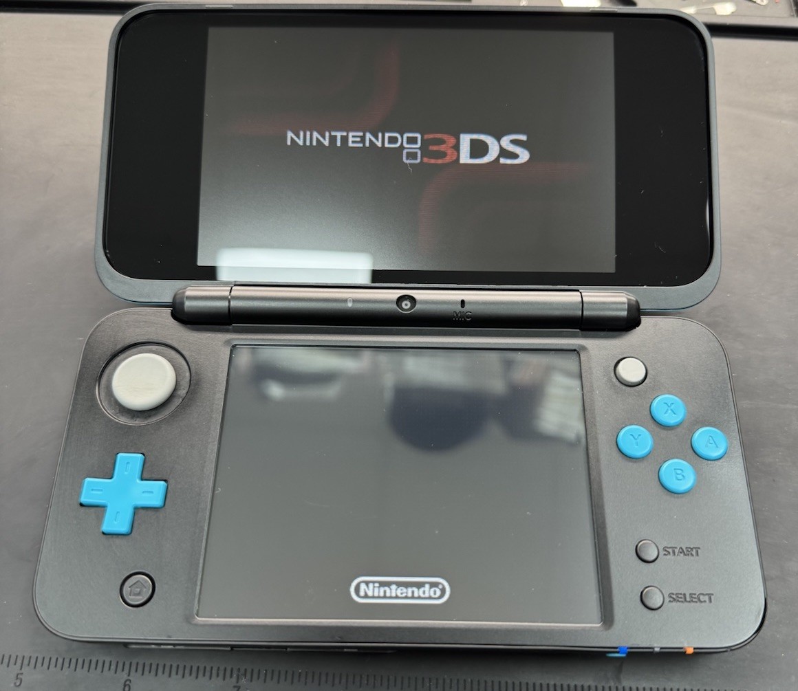 Nintendo 2DS XL JAN-001 Turquoise Black Handheld Game Console 🔒 Parental Lock🔒