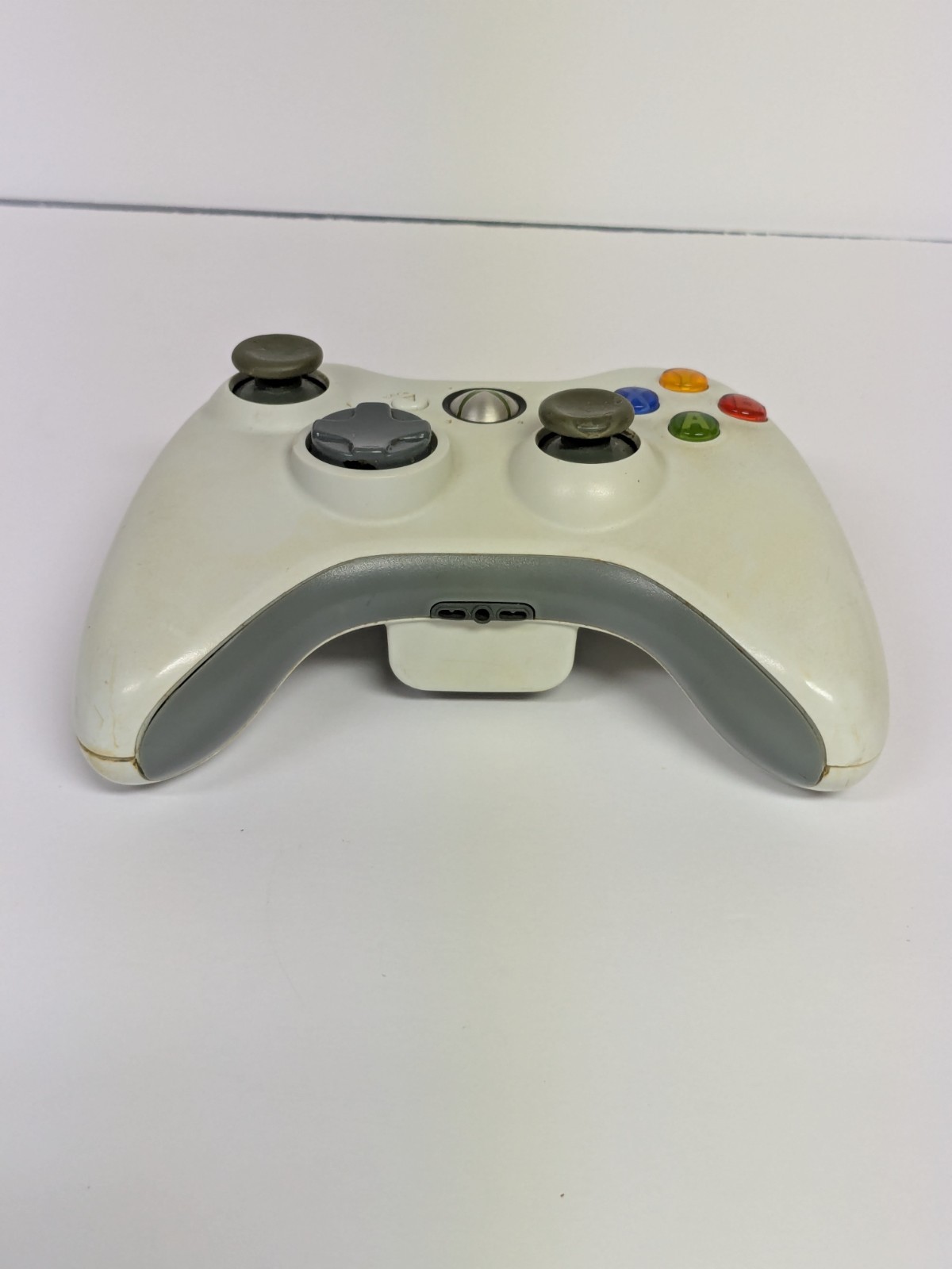 Microsoft Xbox 360 Slim Console 4GB Kinect Bundle – 3 Games -Kinect Adventures