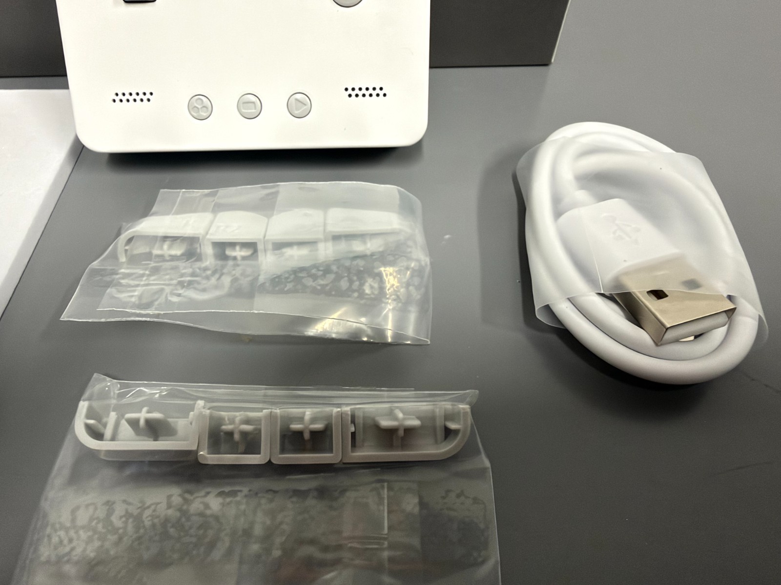 TrimUI Brick, White Console, 3.2” IPS Display, Linux, WiFi/Bluetooth/USB-C