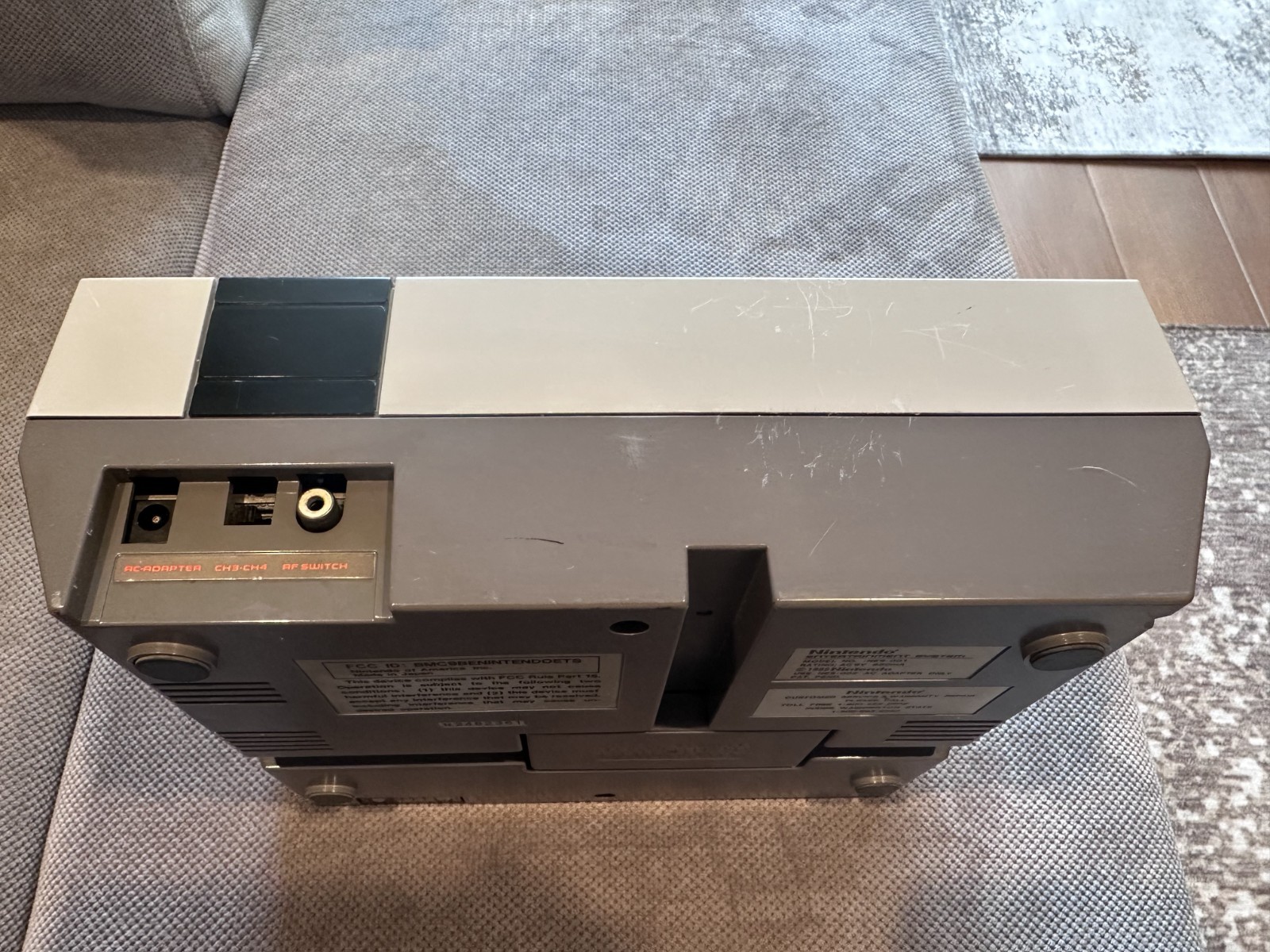 Nintendo Entertainment System NES Console – Gray (NES-001) Unknown/Parts