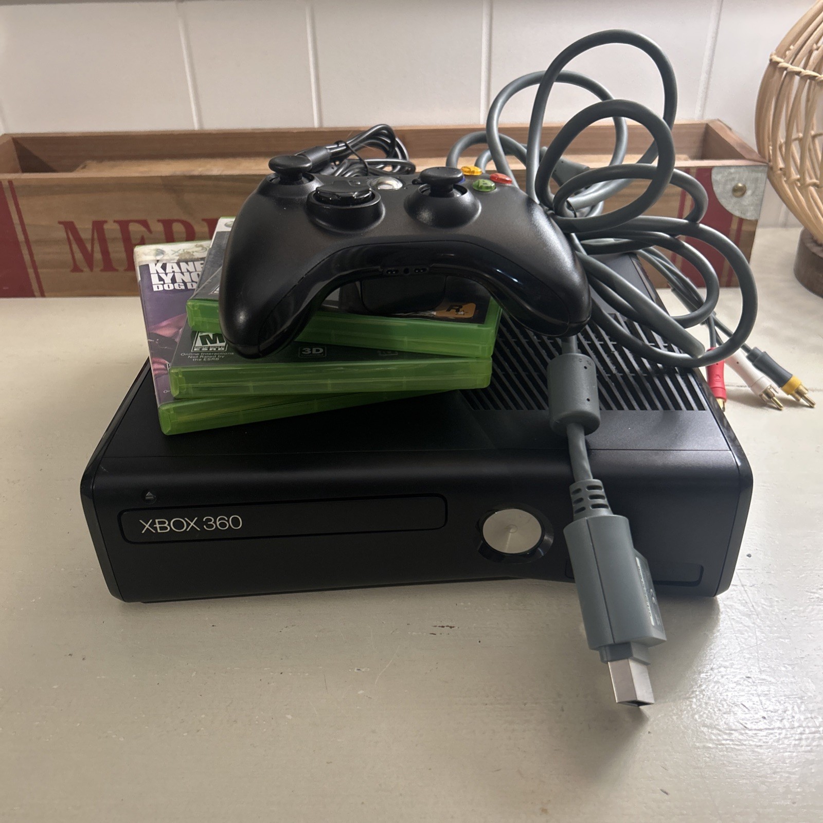 Xbox 360 S Slim Console Lot with three games one controller Controller Tested