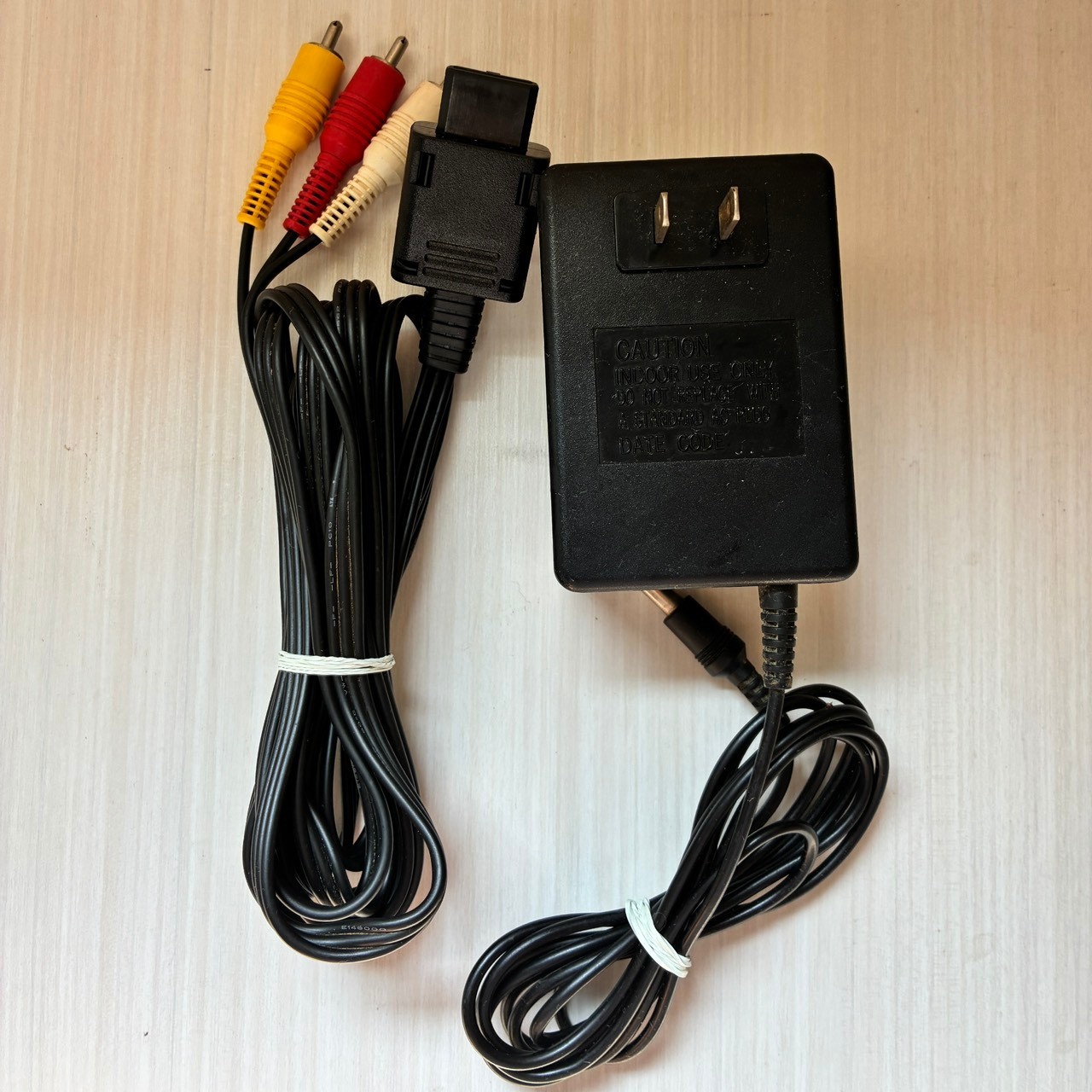 Nintendo New Famicom AV Family Computer HVC-101 Tested with two controllers