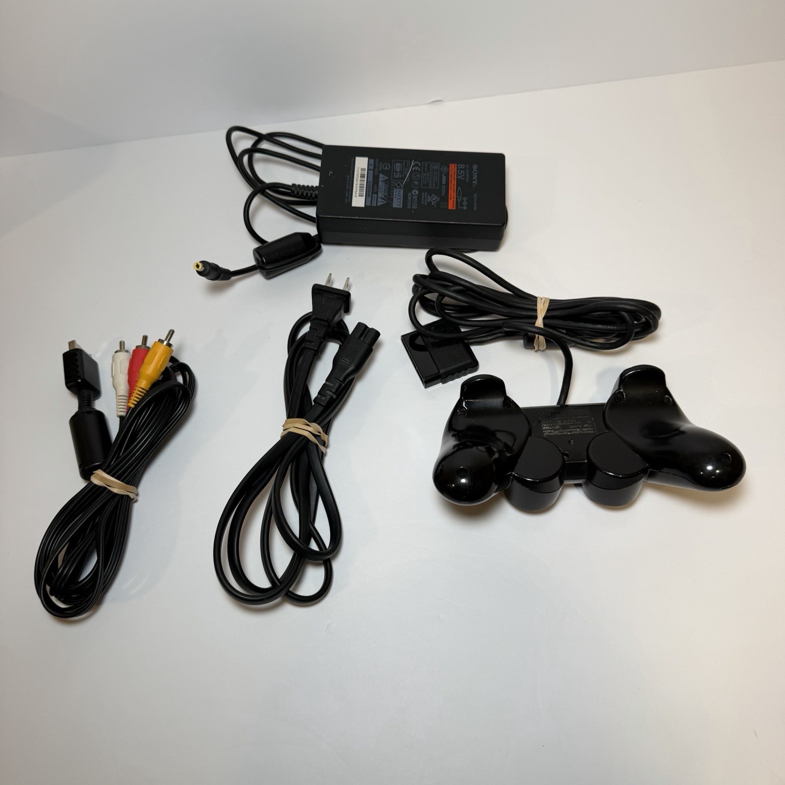 Sony PlayStation 2 Slim PS2 Console SCPH-75001 Black W/ Cords & Controller