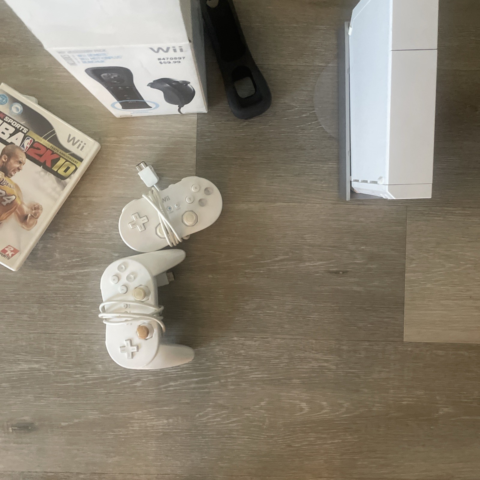 Nintendo Wii White 32GB Console Set With Cords Controllers In Box and Games