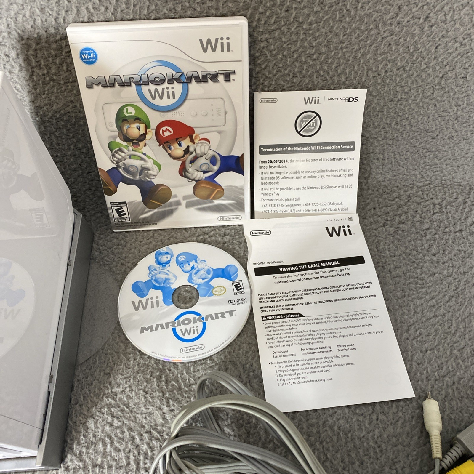 wii console bundle W/4 Controllers Extra Game Cords 2 Games. As Is. Tested Works