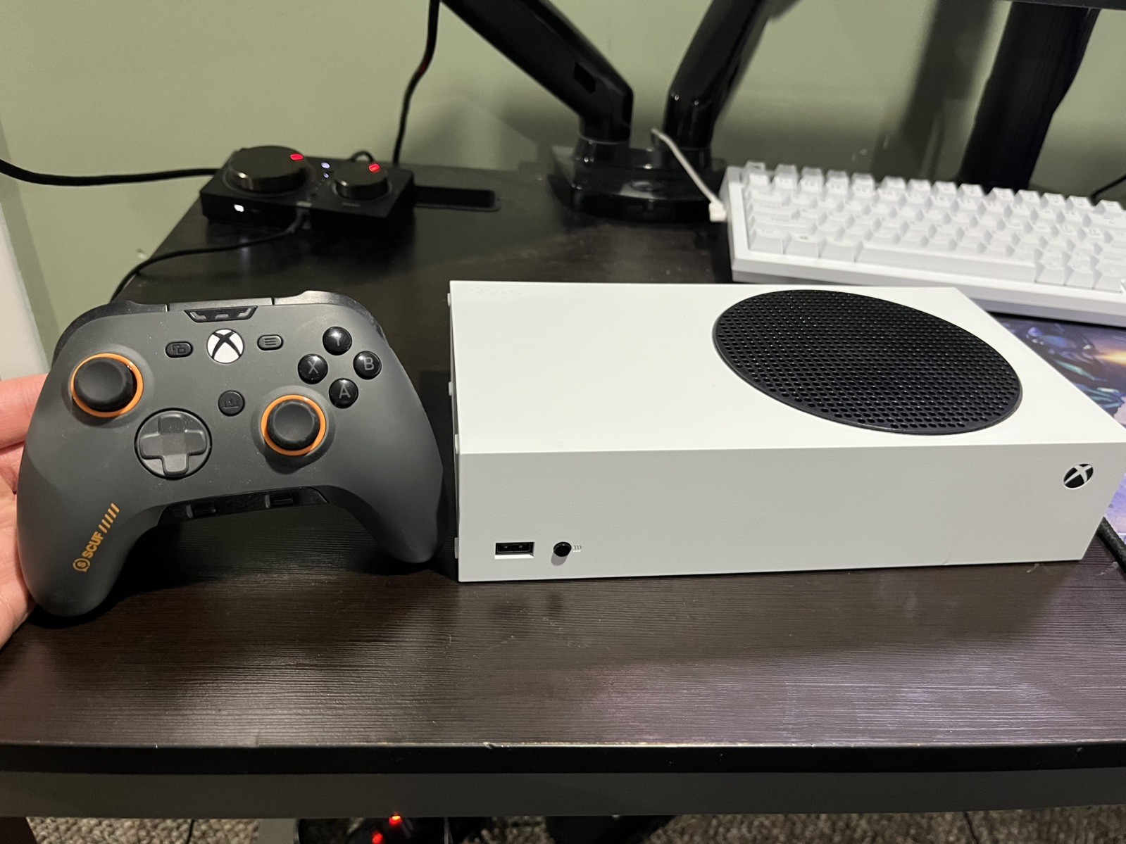Xbox Series S + Scuf Valor Pro controller
