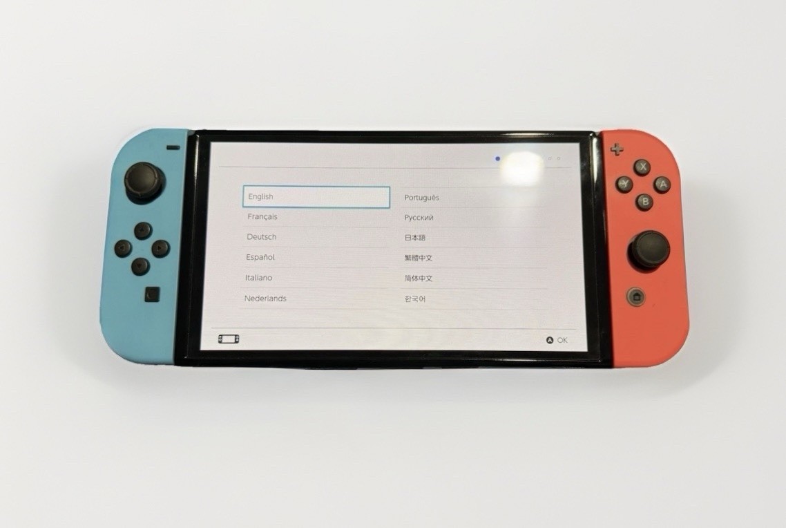 Nintendo Switch OLED HEG-001 64GB Console +Extras Controller 128GB MicroSD Case