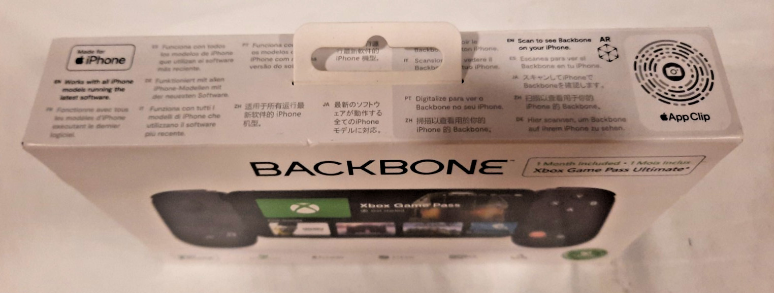 BACKBONE XBOX LIGHTNING HANDHELD GAME CONSOLE AND ULTIMATE GAME PASS 1 MONTH