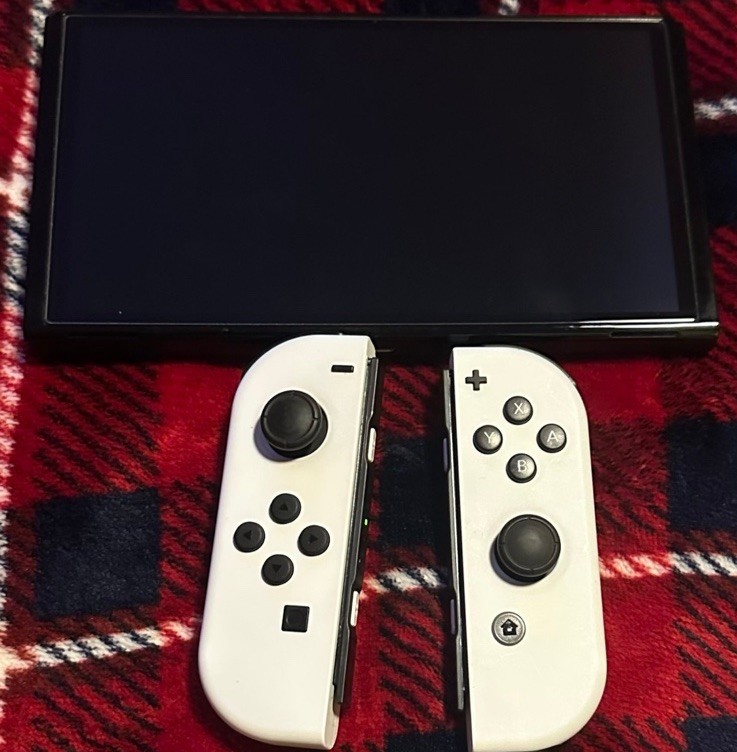 Nintendo Switch OLED Console White Joy-Con Wi-Fi USB-C