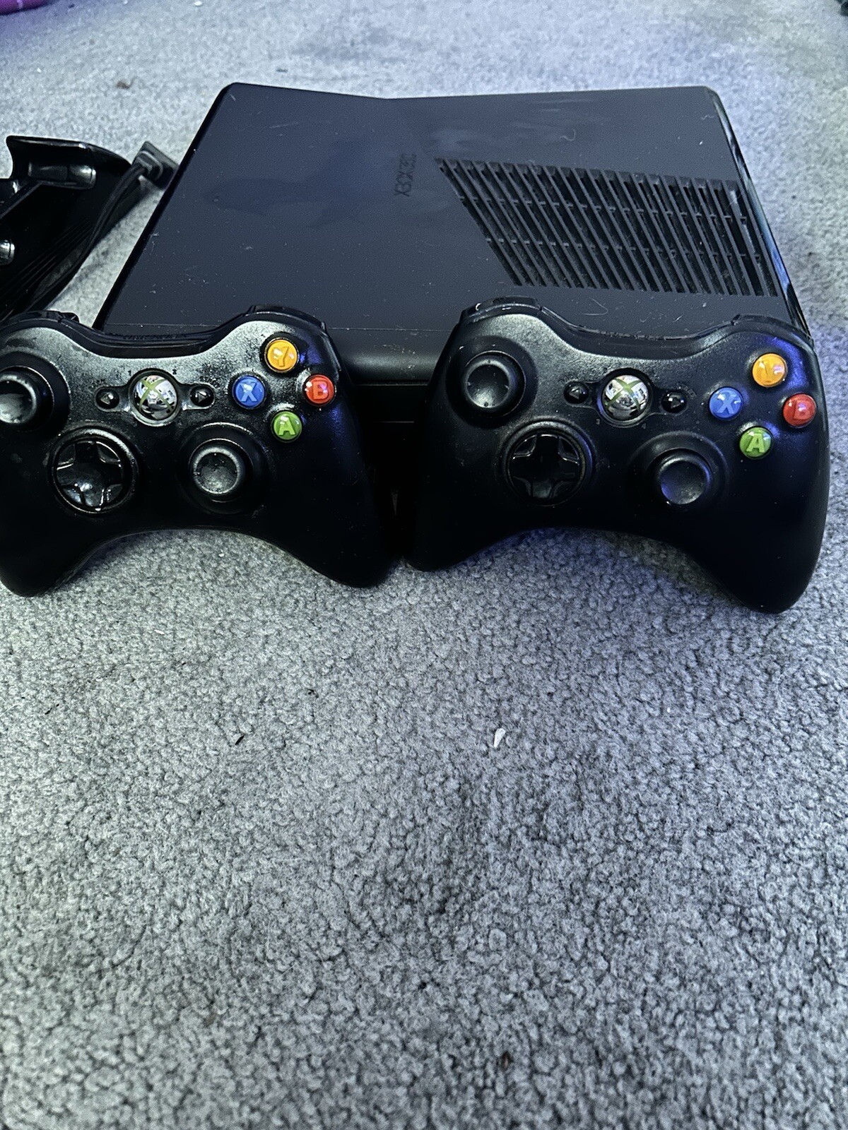 Xbox 360 250 GB Slim Console with accessories and games (used)