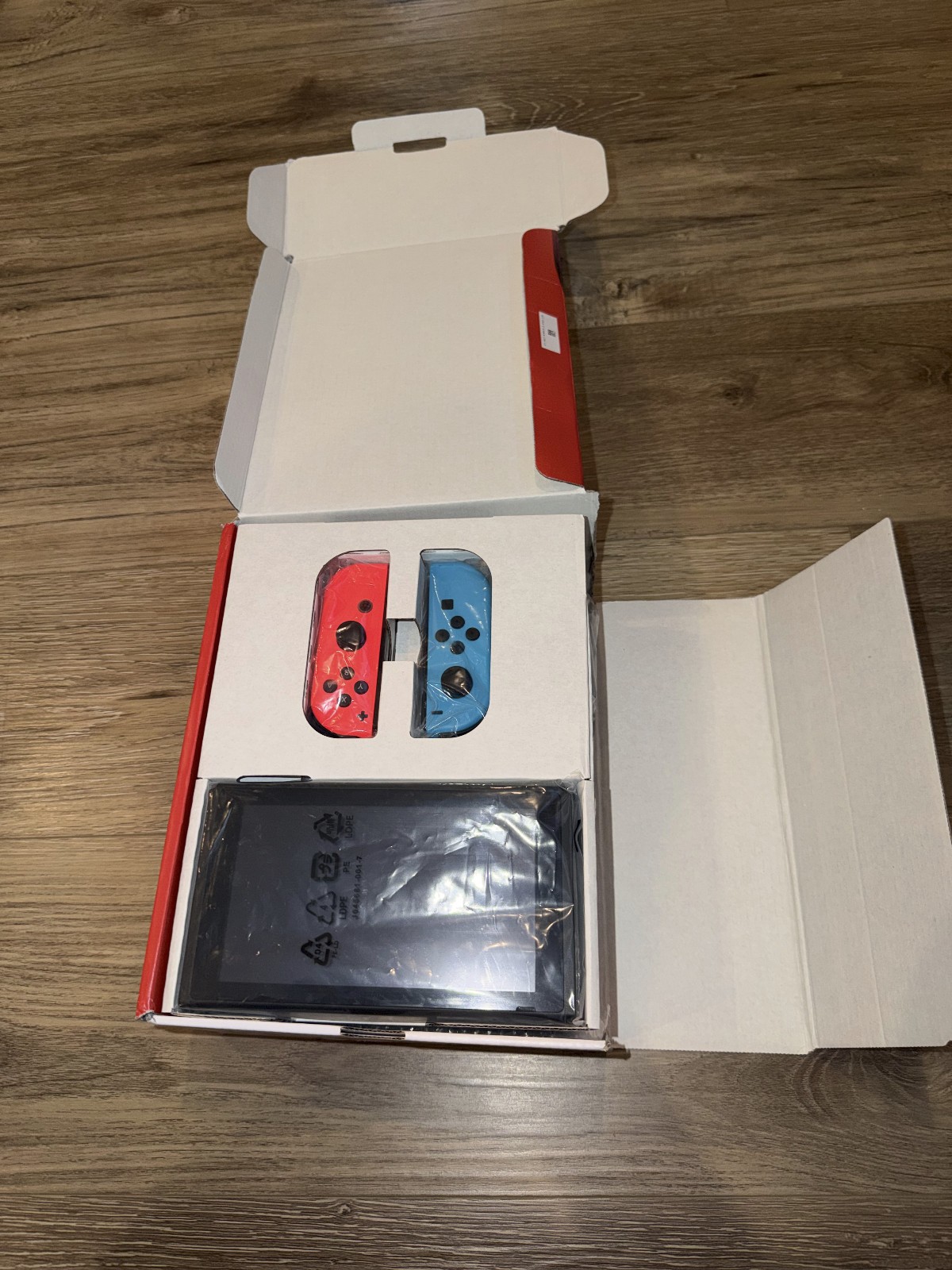 Nintendo Switch Console – NEW – FREE SHIPPING – Box Opened, Uever Used