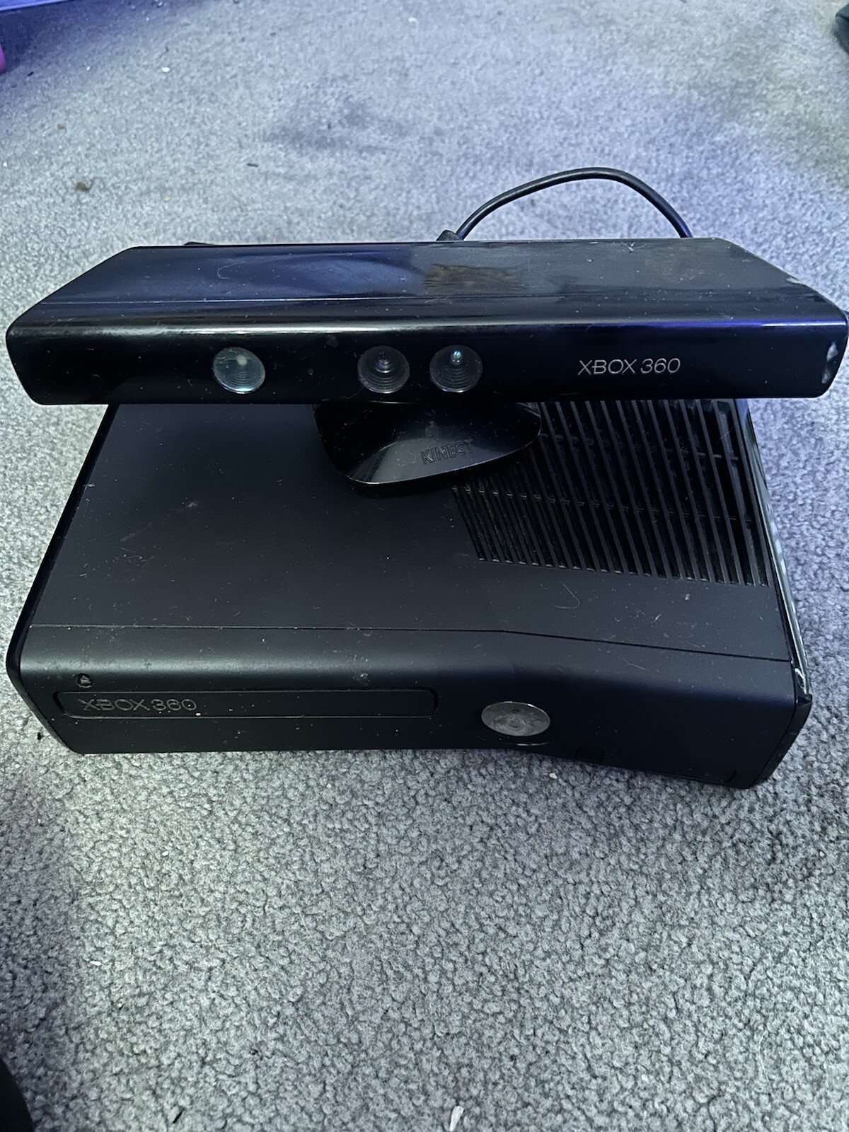 Xbox 360 250 GB Slim Console with accessories and games (used)