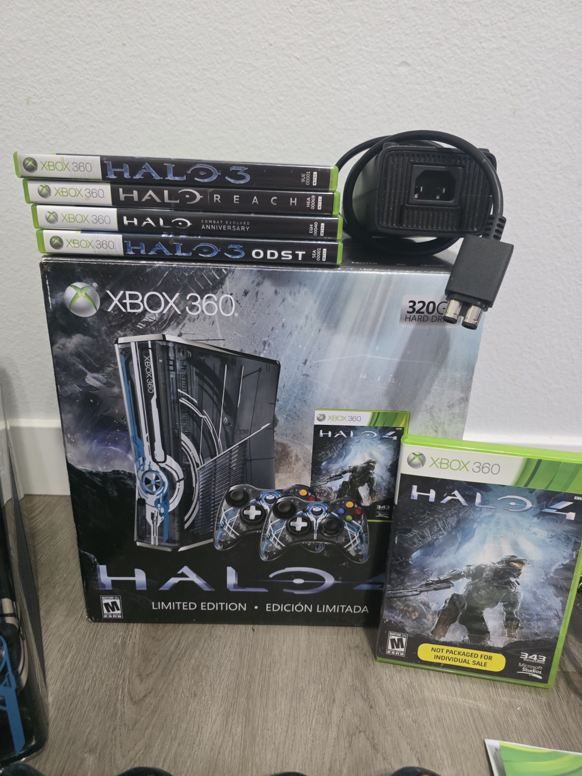 Xbox 360 Halo 4 Limited Edition Console Bundle 320GB Tested Working CIB + 2…