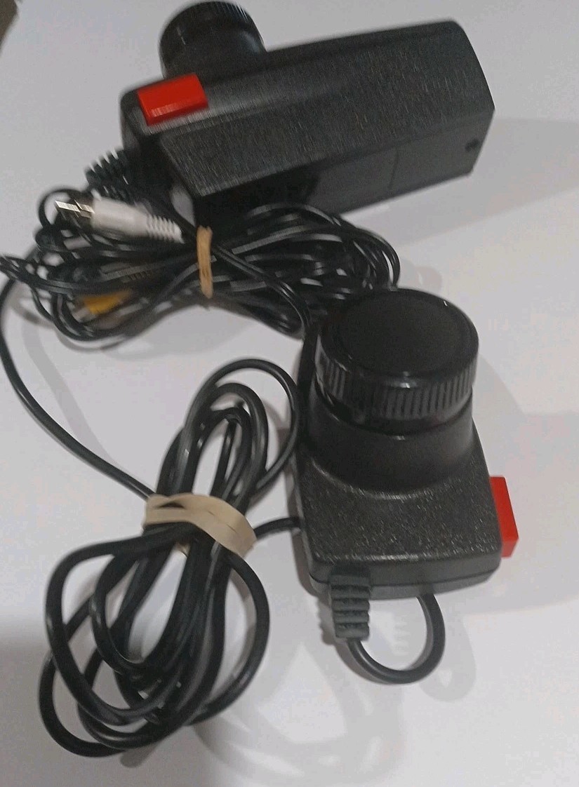 ATARI Paddle Plug n Play 13 In 1 TV Game 2 Player (Atari, 2004)