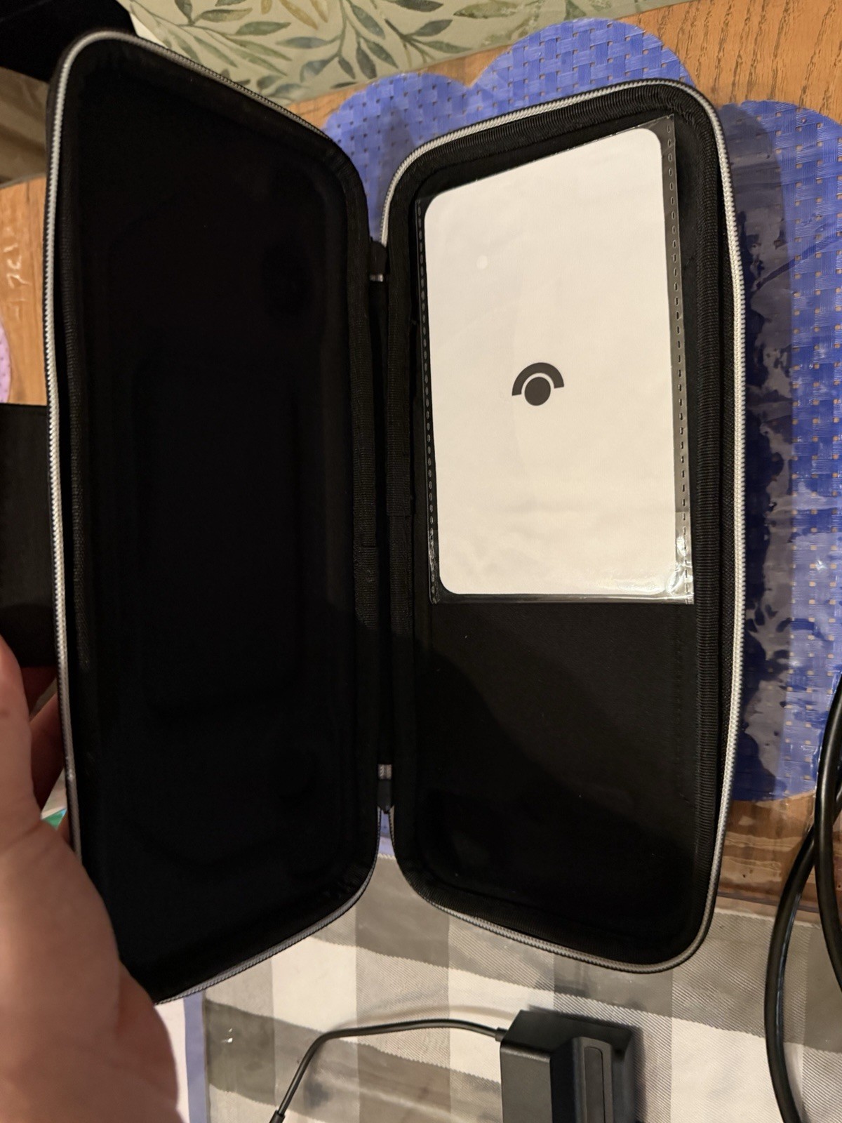 Valve Steam Deck 1Tb Oled Black w/ Case, Dock, Power Adapter, Hdmi Cord.