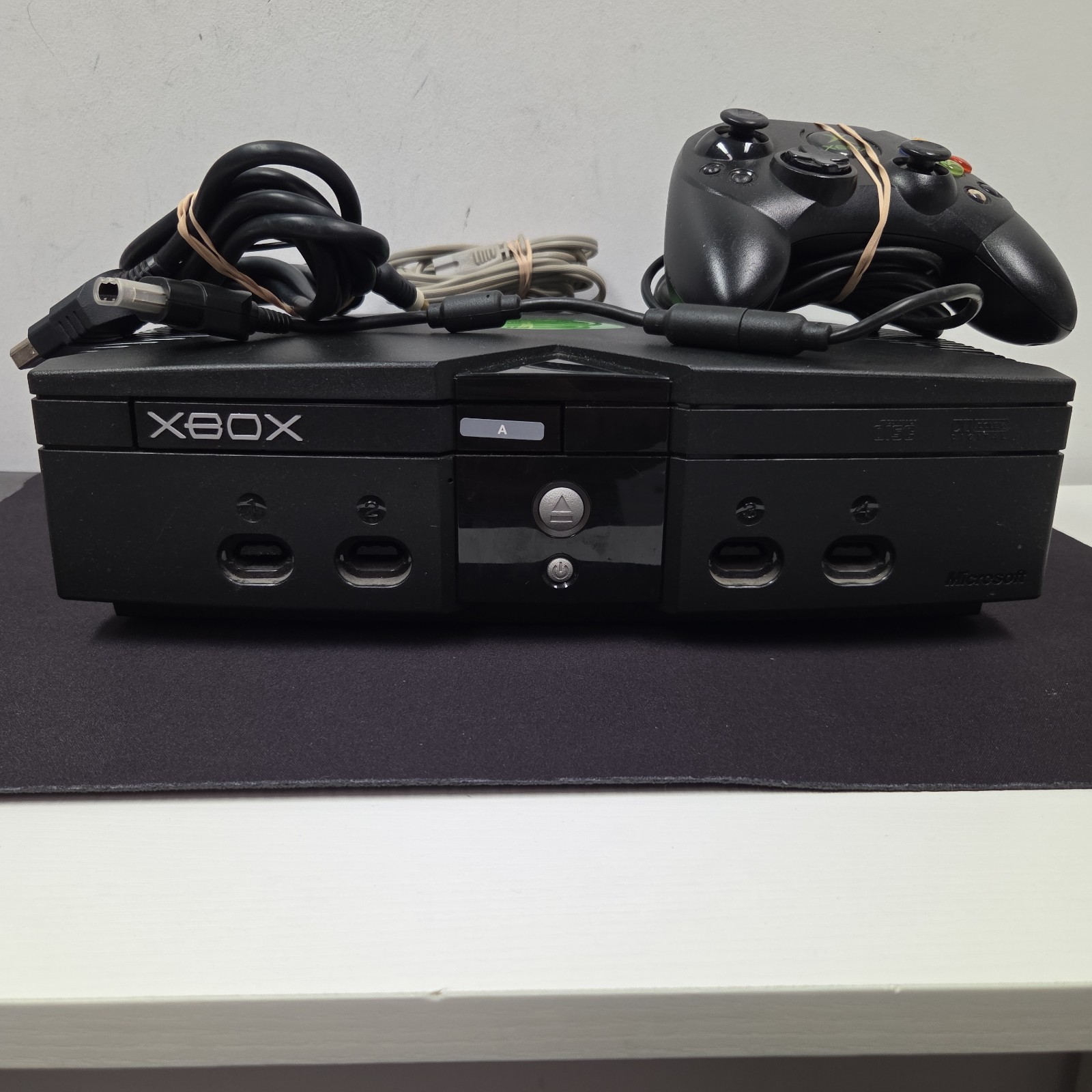 Original Microsoft Xbox System With Controller & Cables TESTED