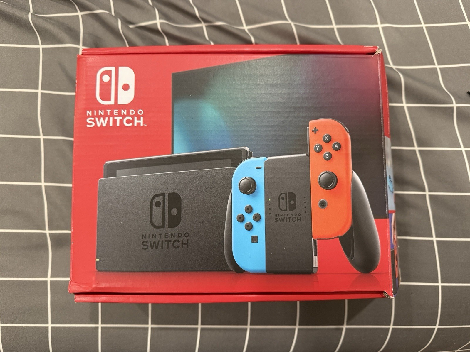 Nintendo Switch 32GB Console Neon Red/Neon Blue Joy-Con