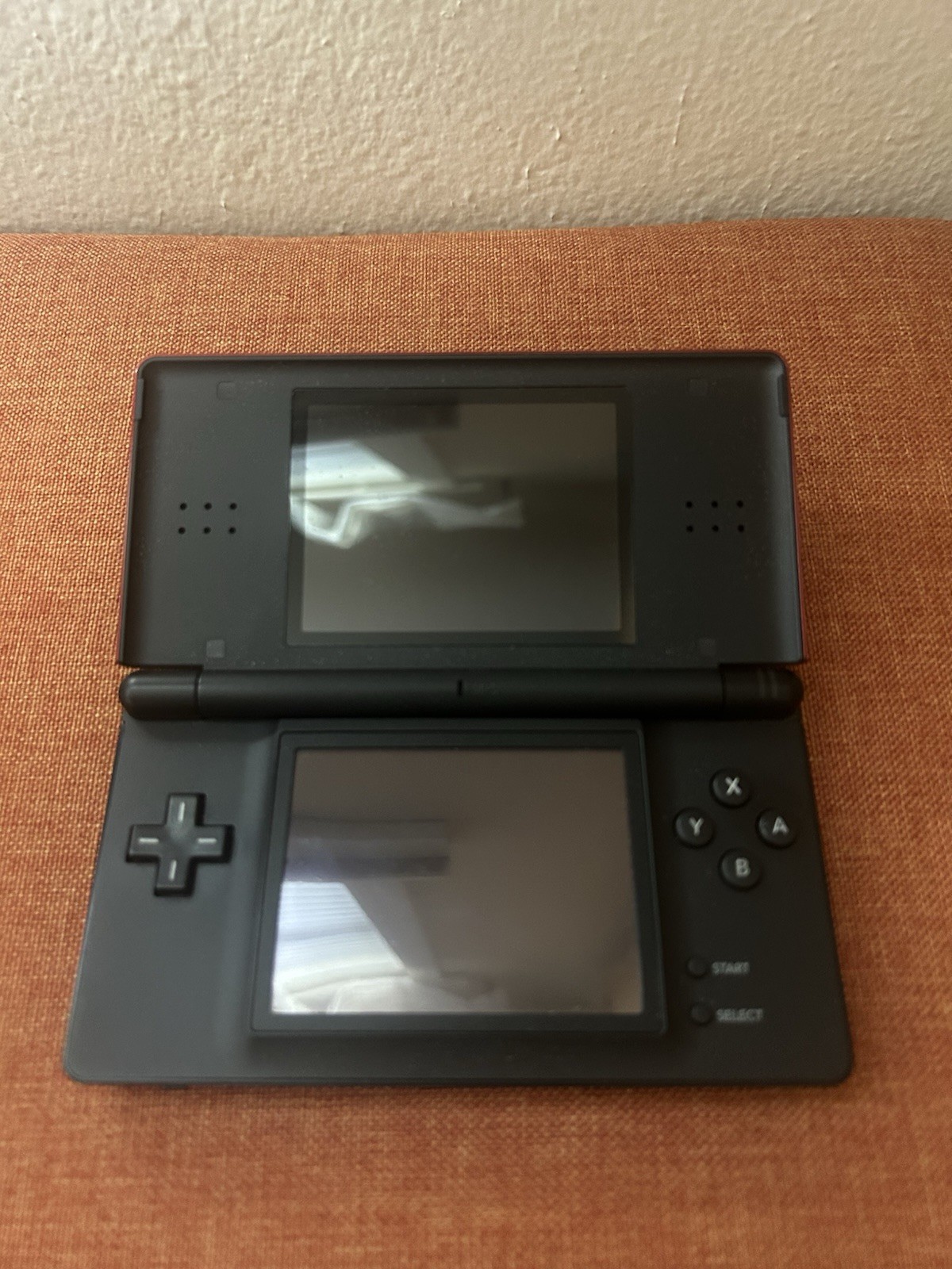 Nintendo DS Lite Red/Black Great Condition W Charger Stylus and Slot Cover￼