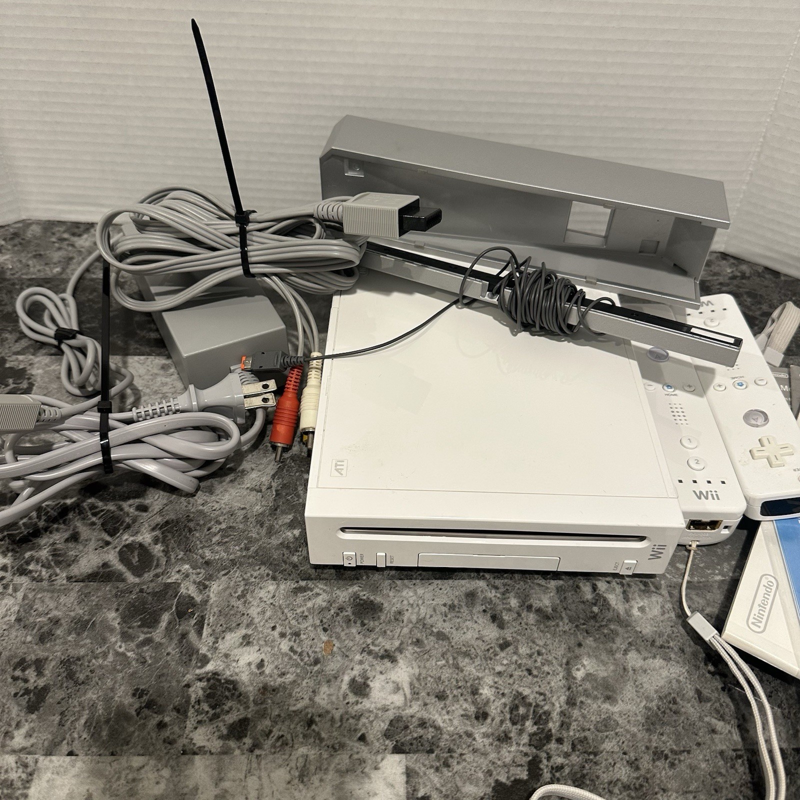 Nintendo Wii RVL-001 White Large Bundle W/Games And Lots Of Accessories Tested