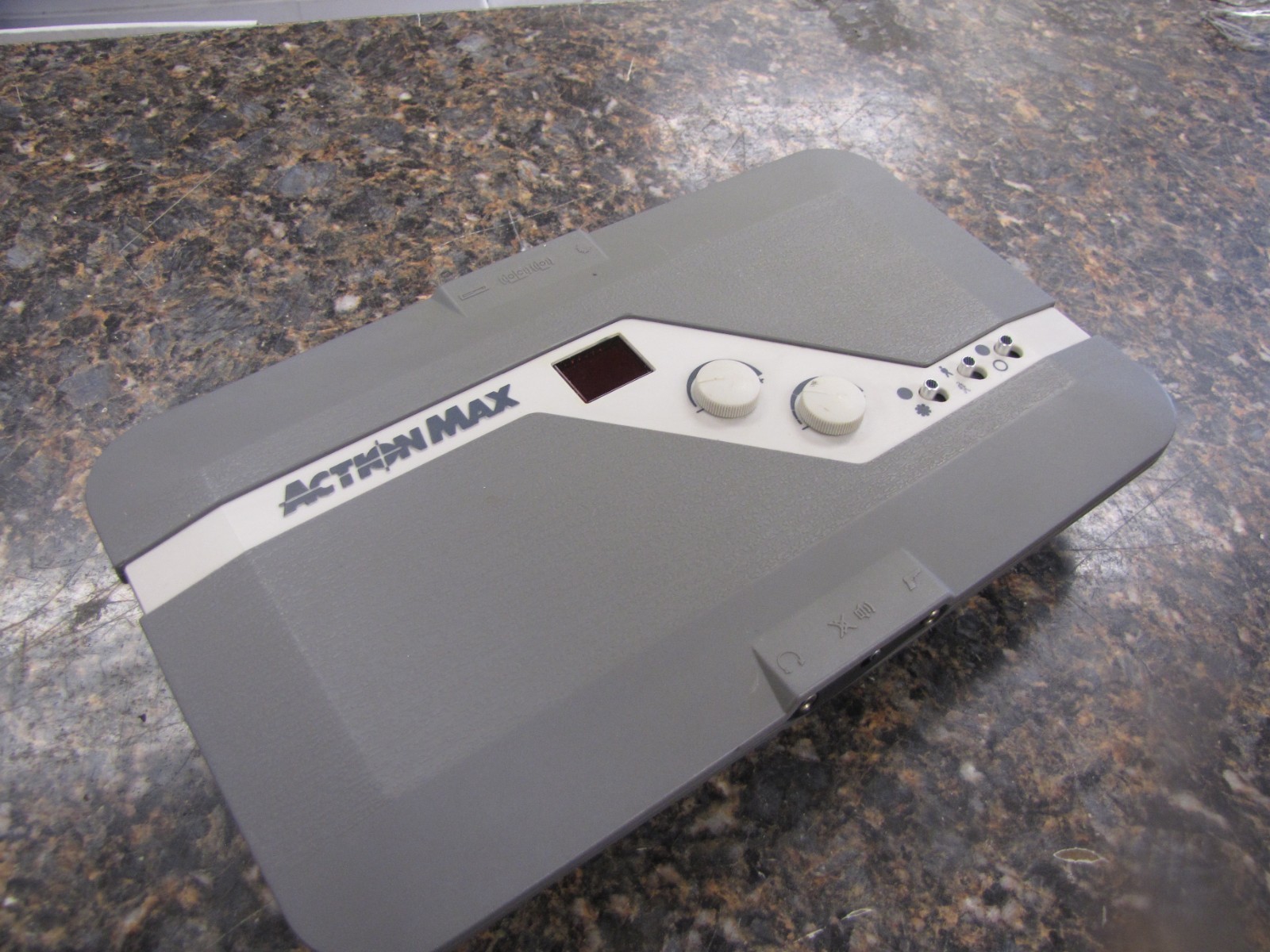 1987 Action Max Video Game System Console Model No. AM-1000 -Powers On- NB35