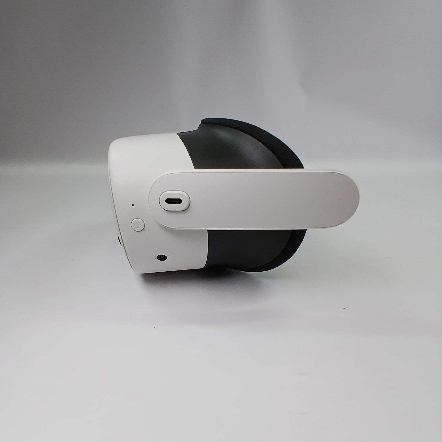 Meta Quest 3S 128GB Standalone All-in-One VR Headset P97 **Headset Only**