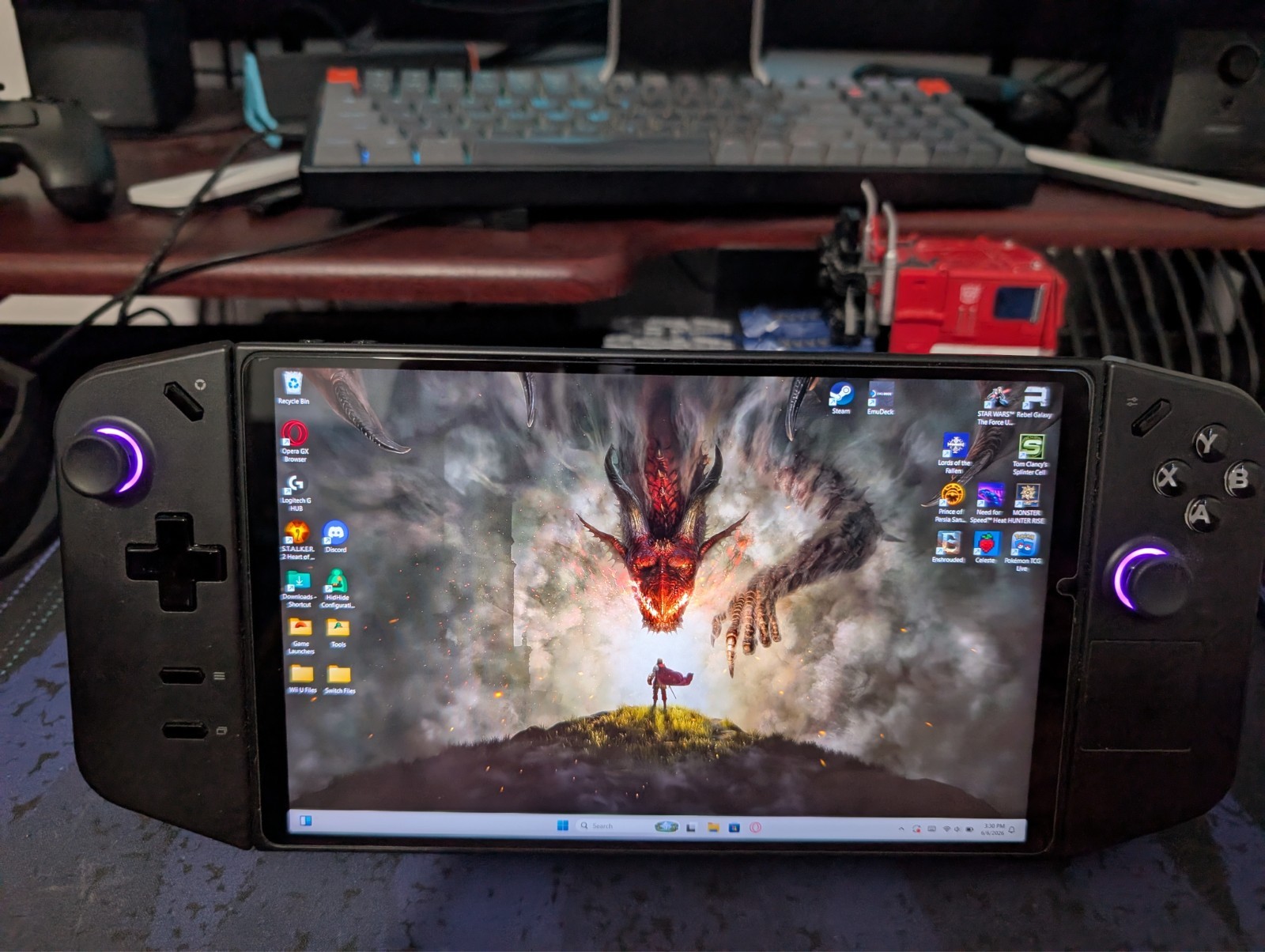 Lenovo Legion Go 8APU1 1TB Handheld Console | Screen Protector | Original Case