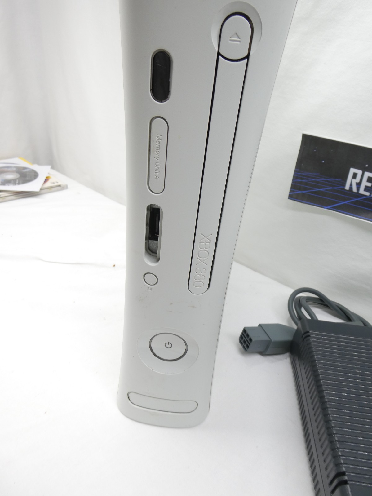 Microsoft Xbox 360 Pro 20GB Console – Matte White Tested Working with controller