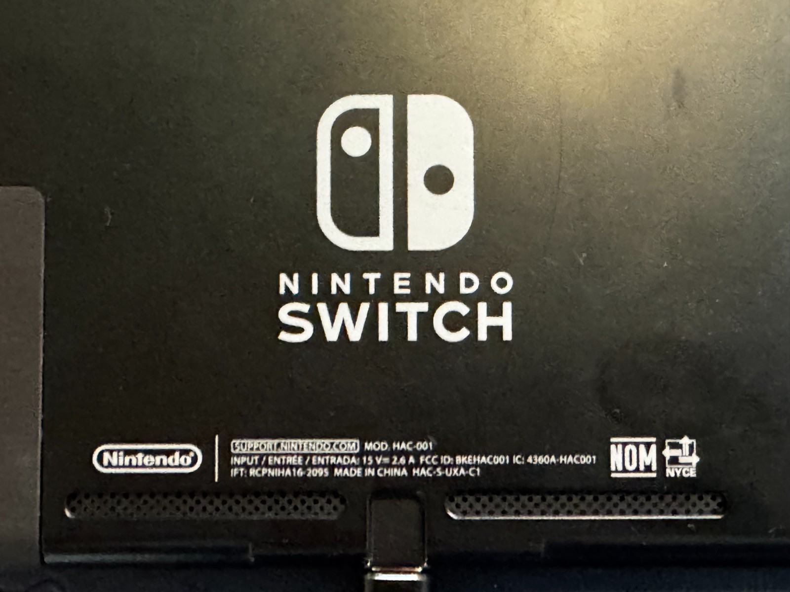 Nintendo Switch V1 Neon Blue/Red Console Bundle + Mario Kart 8 & Super Smash Bro